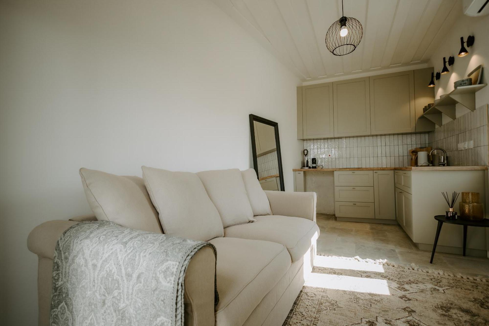 Smaragda'S Guest Rooms 레메소스 외부 사진