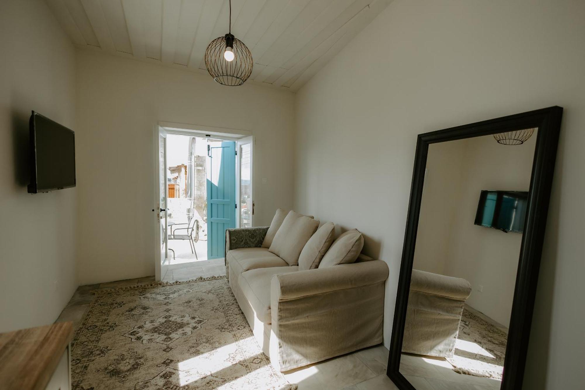 Smaragda'S Guest Rooms 레메소스 외부 사진