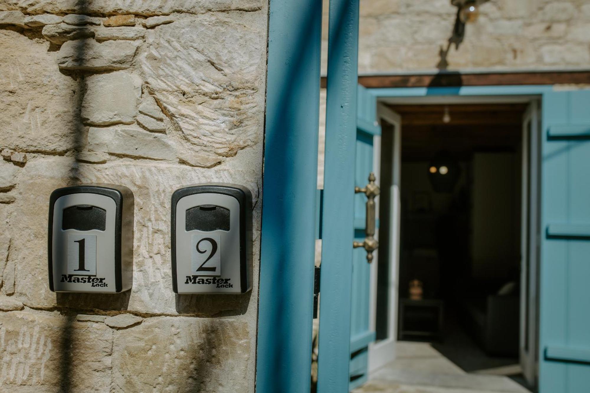 Smaragda'S Guest Rooms 레메소스 외부 사진